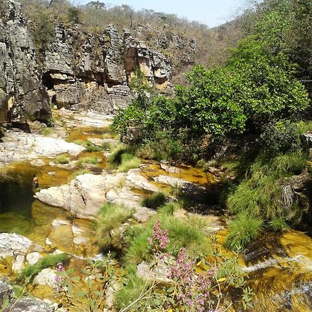 Отель Cachoeiras Pe Da Serra Сан-Жуан-Батиста-ду-Глория Экстерьер фото