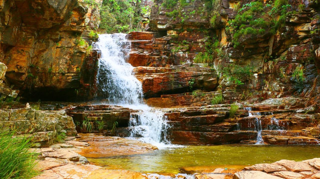 Отель Cachoeiras Pe Da Serra Сан-Жуан-Батиста-ду-Глория Экстерьер фото