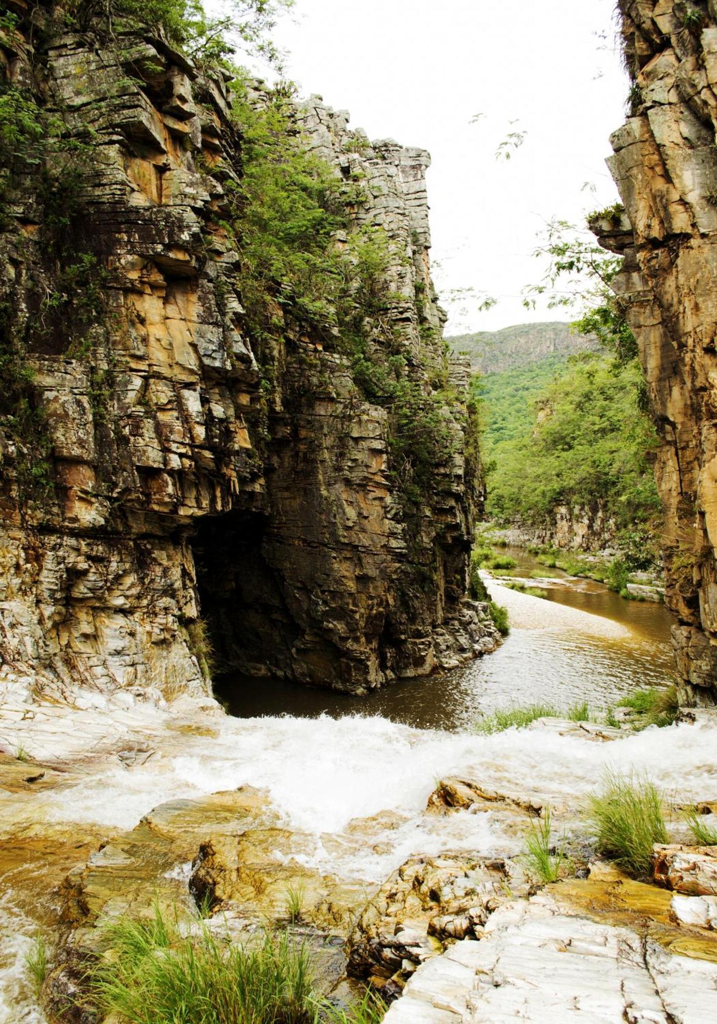 Отель Cachoeiras Pe Da Serra Сан-Жуан-Батиста-ду-Глория Экстерьер фото