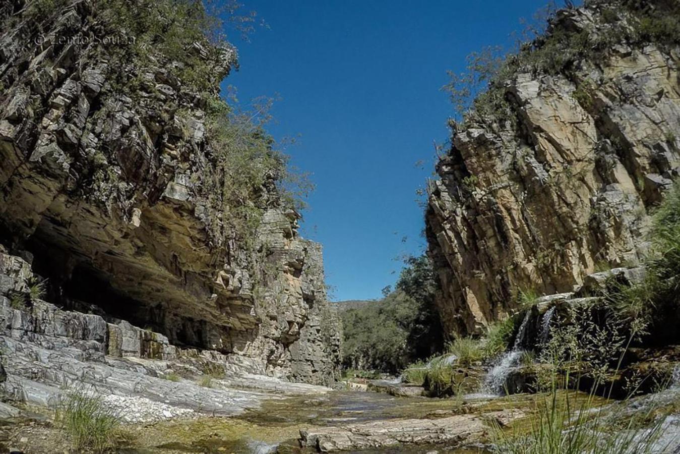 Отель Cachoeiras Pe Da Serra Сан-Жуан-Батиста-ду-Глория Экстерьер фото