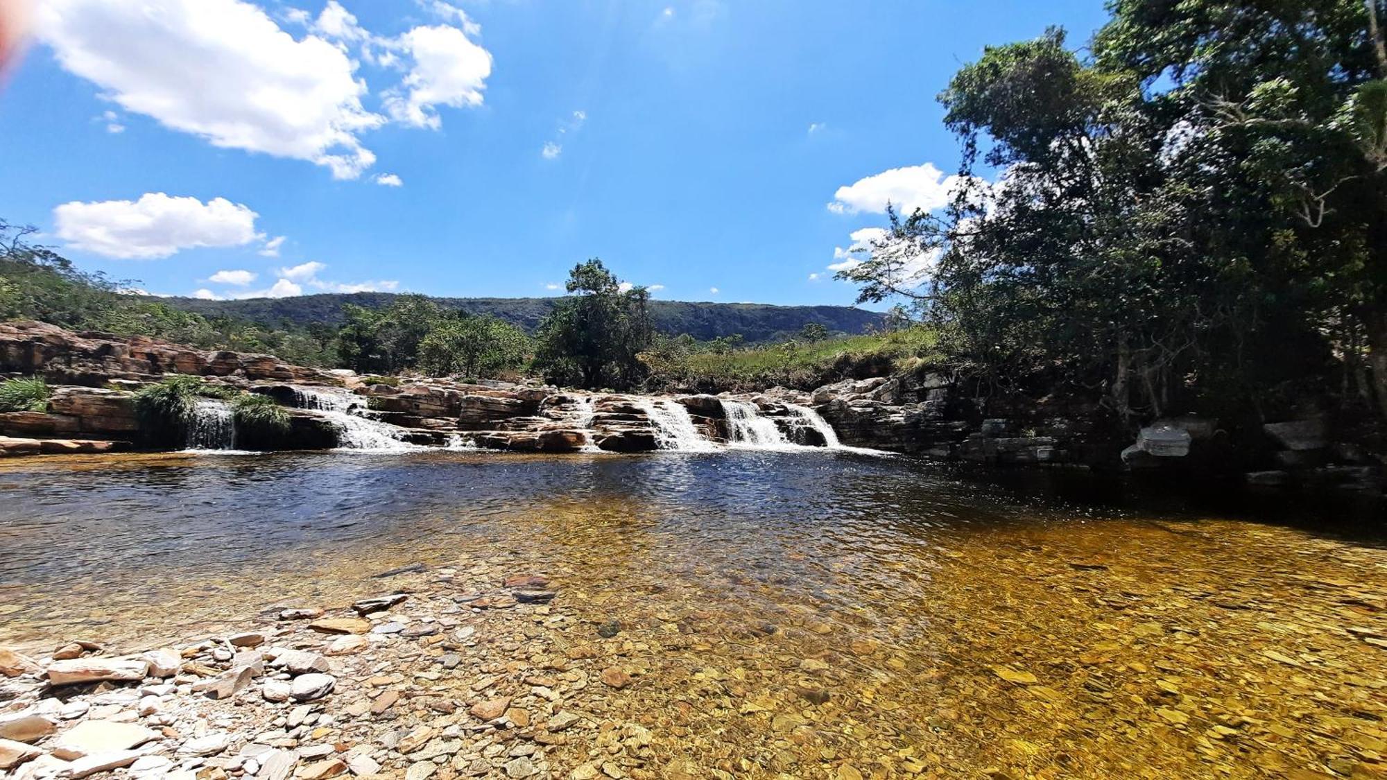 Отель Cachoeiras Pe Da Serra Сан-Жуан-Батиста-ду-Глория Экстерьер фото