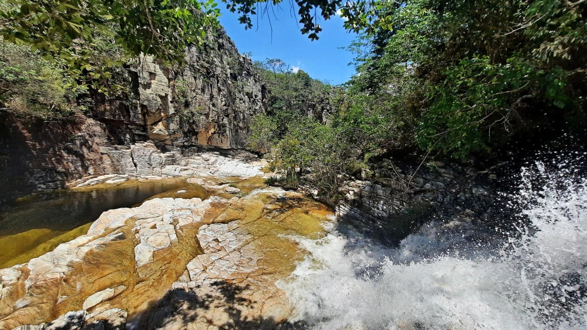 Отель Cachoeiras Pe Da Serra Сан-Жуан-Батиста-ду-Глория Экстерьер фото