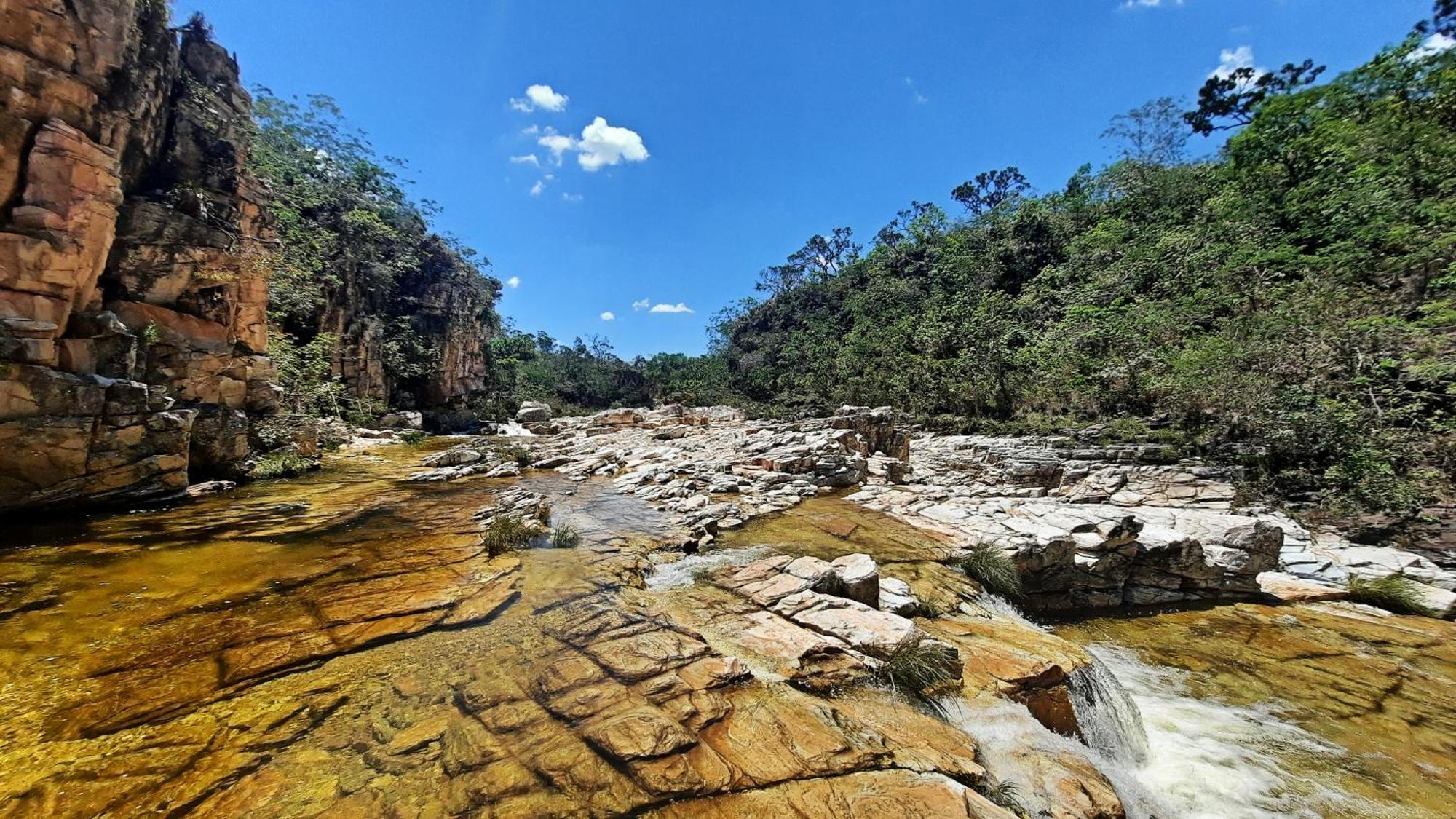 Отель Cachoeiras Pe Da Serra Сан-Жуан-Батиста-ду-Глория Экстерьер фото