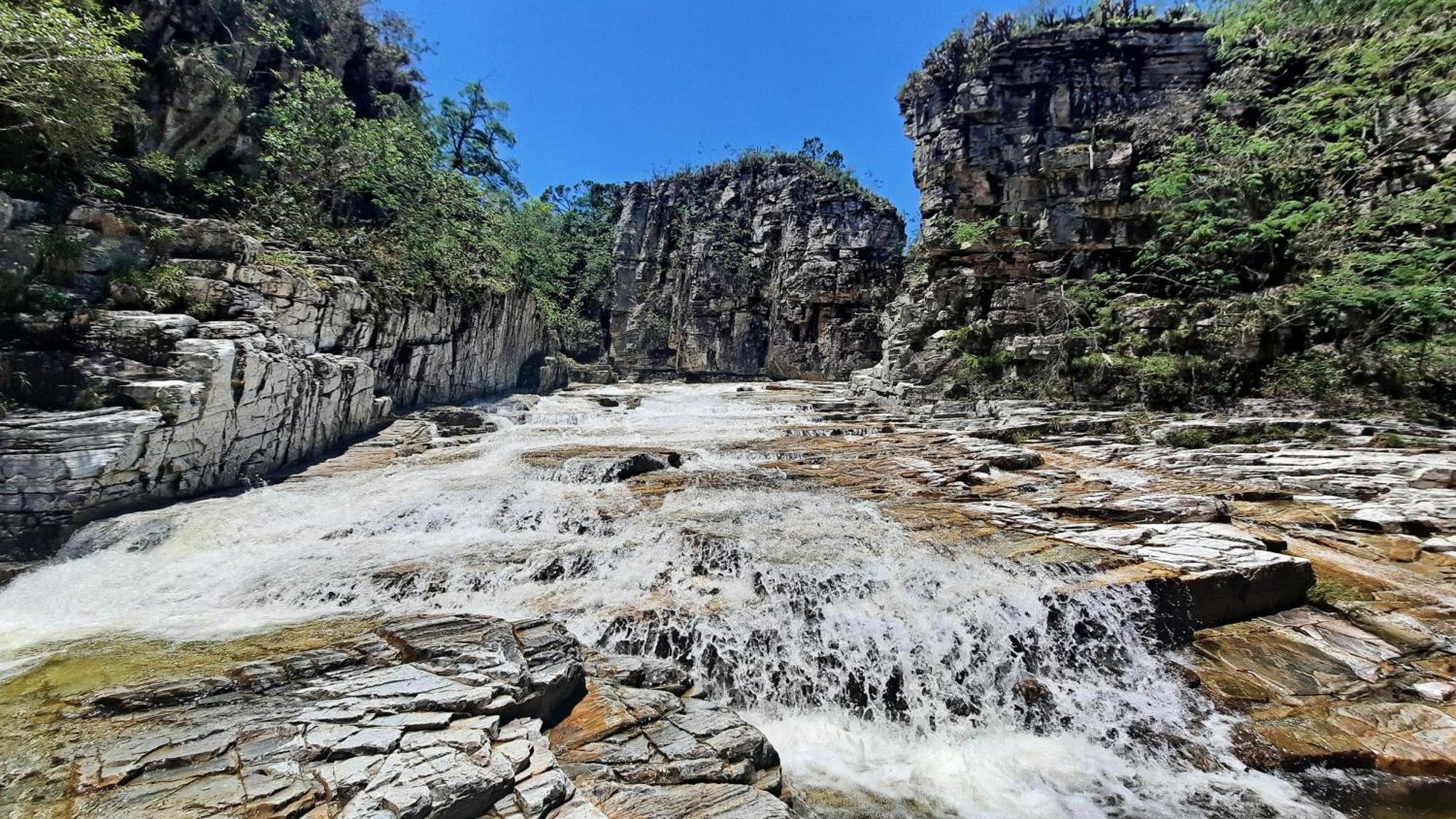 Отель Cachoeiras Pe Da Serra Сан-Жуан-Батиста-ду-Глория Экстерьер фото