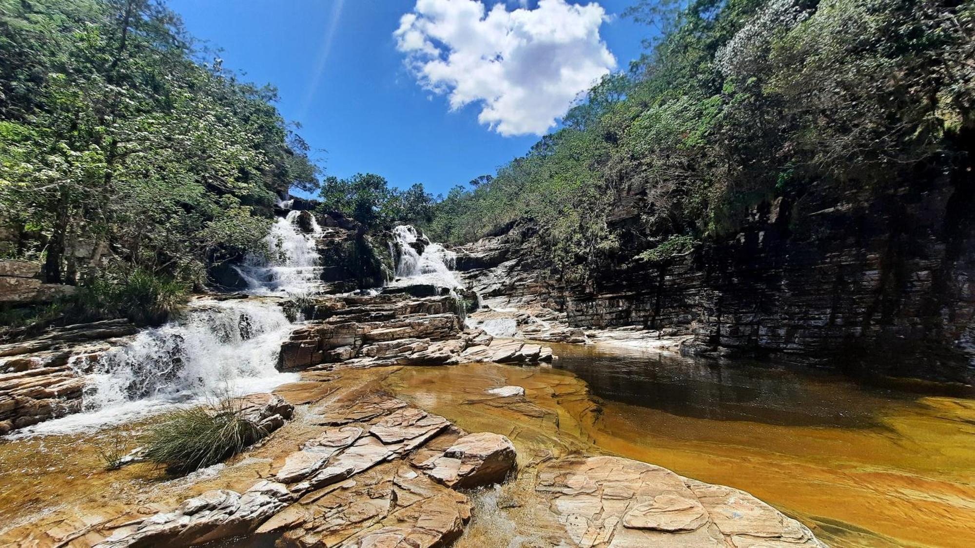 Отель Cachoeiras Pe Da Serra Сан-Жуан-Батиста-ду-Глория Экстерьер фото